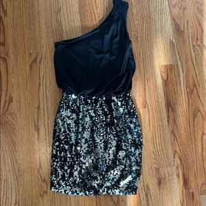 Elegant Black Sequin One-Shoulder Dress